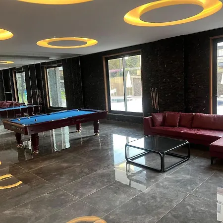 In Royalgarden Means Life Apartamento