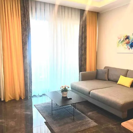 In Royalgarden Means Life Apartamento